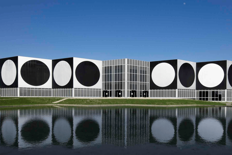 From Marseille: Vasarely Museum in Aix & Le Corbusier Tour