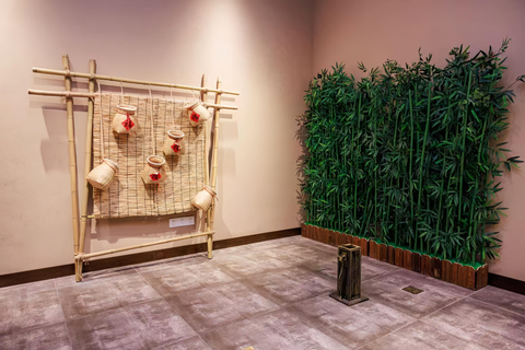 Shenyang: Manchu BanJin Feast with Live Performances Blue Seat（Regular）Meal+Costume+Makeup（ 2 days in advance）