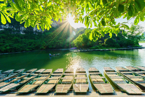 Depuis Hanoi : excursion à Hoa Lu et Tam Coc avec vélo