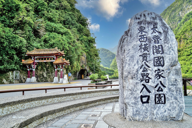 Hualien: Taroko Gorge, Sky Mirror Beach ATV & Coast Day Tour