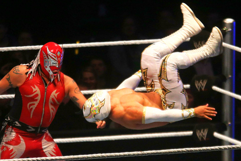 .Sun-only: Lucha Libre wrestling tacos & beer! MexicanFiesta No Dinner or Drinks Pick Up for Diamond Area Hotels