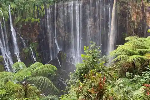 Explore East Java 4D3N Ijen - Bromo - Sewu Waterfall