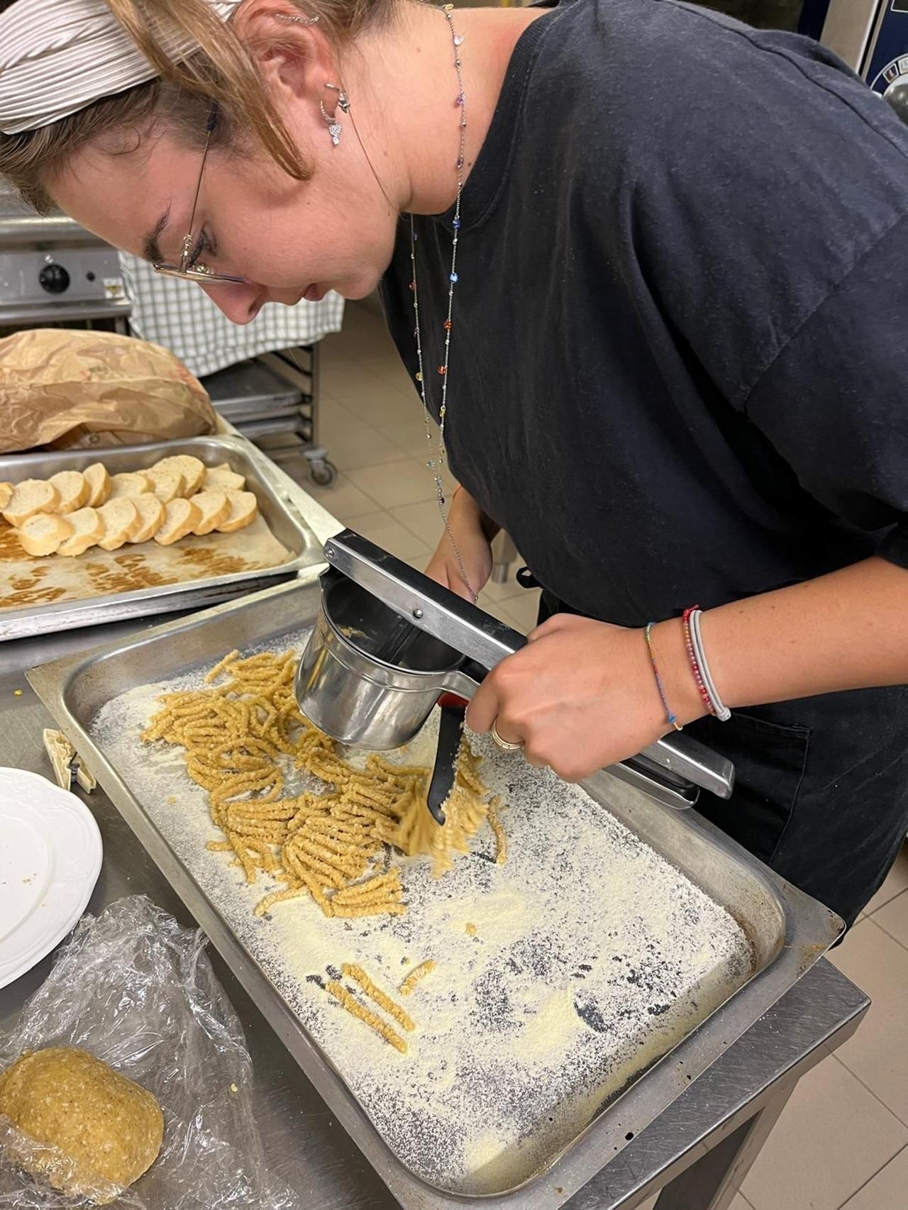 Gardasee: Pasta-Kochkurs in kleiner Gruppe mit Weinbegleitung