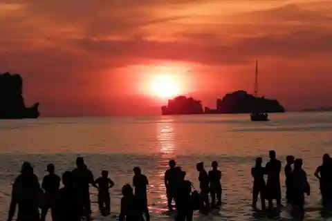 Krabi: 7 Islands Sunset & Plankton Swim with BBQ Dinner