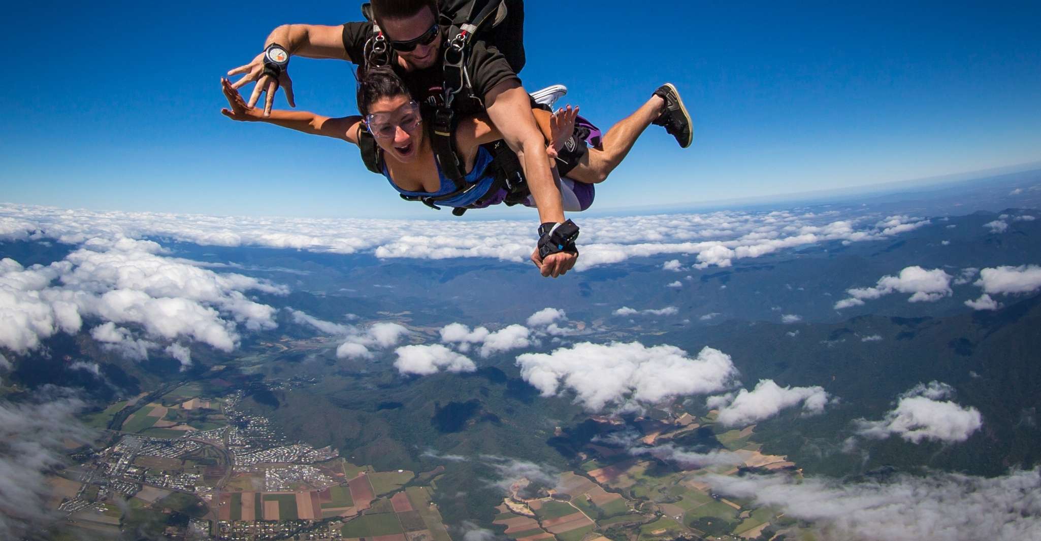 Cairns, Tandem Skydive desde 15.000 pies - Hizvo