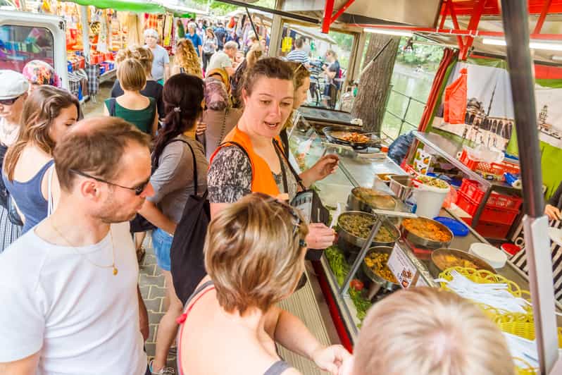 Cykla i alternativa Berlin Kreuzberg och Friedrichshain GetYourGuide