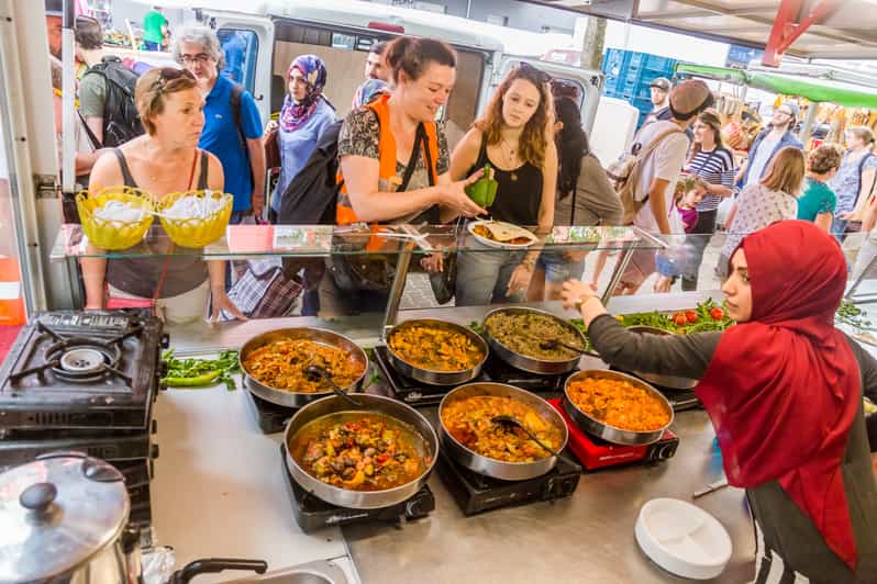 Cykla i alternativa Berlin Kreuzberg och Friedrichshain GetYourGuide