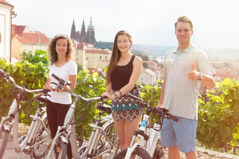 Praag: fietstocht op e-bikes met kleine groep of privé3 uur durende tour met kleine groep