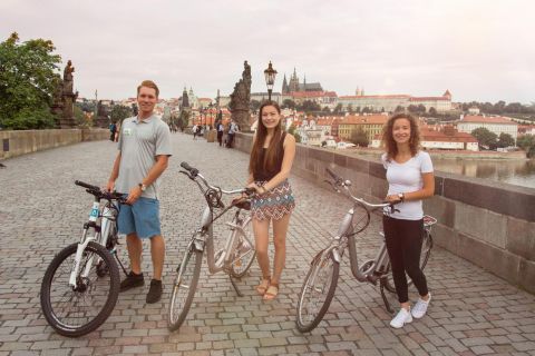 Aluguer de meio dia de Praga bicicleta elétrica