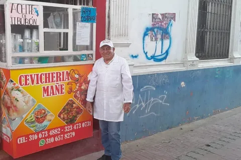 Tour gastronómico de graffiti com degustação de comida de rua