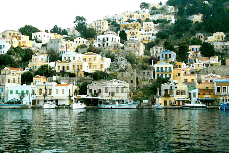 De Rodes: Viagem de barco para a Ilha Symi com transporte de hotel