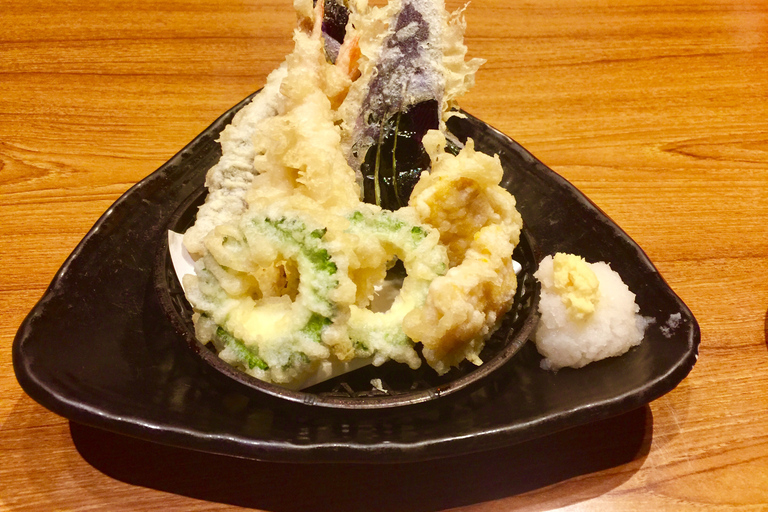 Osaka: Tour gastronômico noturno com degustações