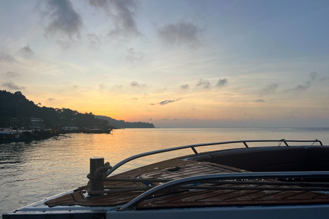 Phi Phi: First Group at Maya Bay, Avoid The Crowds Boat Tour [Full-Day] Maya Bay Speedboat Tour