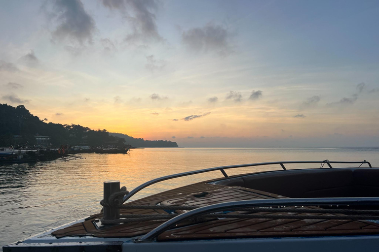 Phi Phi: First Group at Maya Bay, Avoid The Crowds Boat Tour [Full-Day] Maya Bay Speedboat Tour