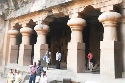 Mumbai: excursão às antigas cavernas de Elephanta com passeio de trem de brinquedo