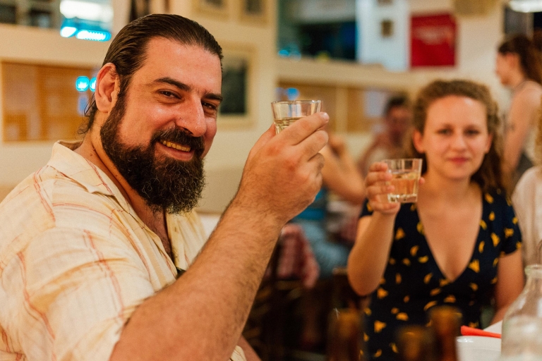 Athènes: visite privée en soirée avec boissons et bouchées à Koukaki