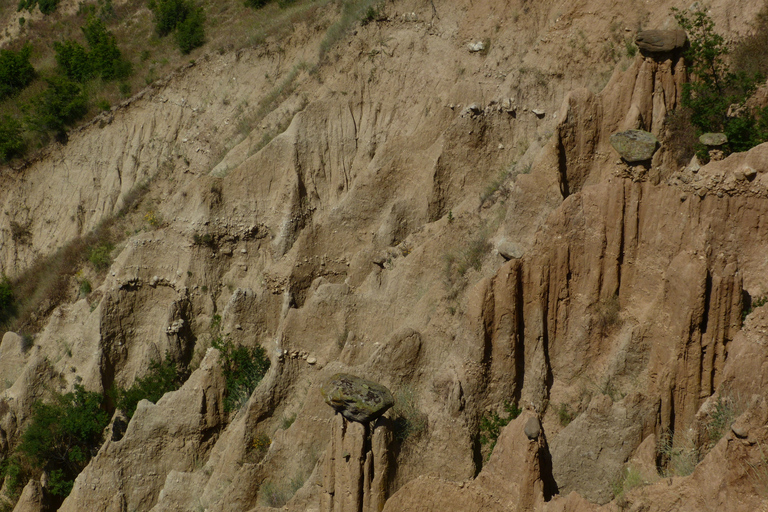 Sofia : Monastère de Rila, grotte de Saint-Ivan Rilski et pyramides de Stob