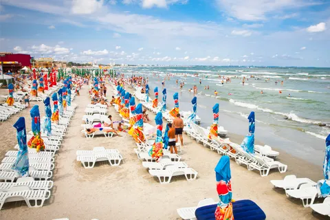 From Bucharest: Full-Day History, Sun & Fun at the Black Sea