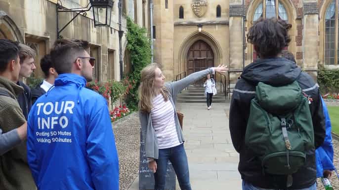 cambridge university guided walking tour with a graduate