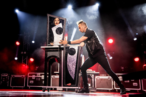 Niagara Falls, États-Unis : Magic Theatre - Illusionniste Leon EtienneNiagara Falls, États-Unis : Magic Theatre - L'illusionniste Leon Etienne