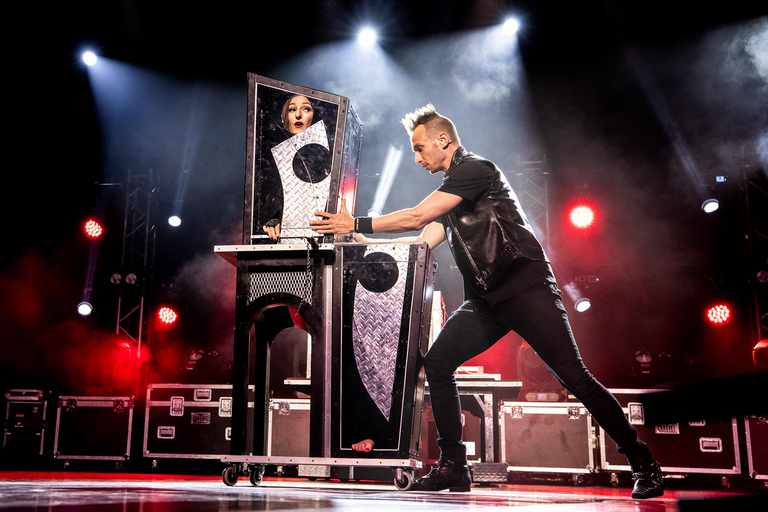 Niagara Falls, États-Unis : Magic Theatre - Illusionniste Leon EtienneNiagara Falls, États-Unis : Magic Theatre - L'illusionniste Leon Etienne