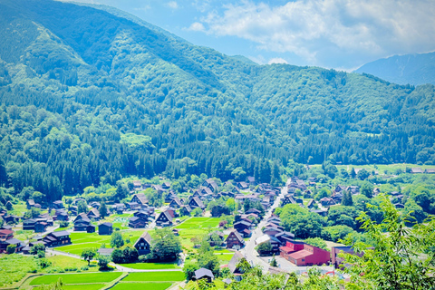 Kanazawa: Shirakawago, Gokayama, and Takayama Full Day Trip