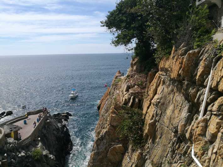 *Private Round-Trip Shuttle: Quebrada Cliff-Dive Watching