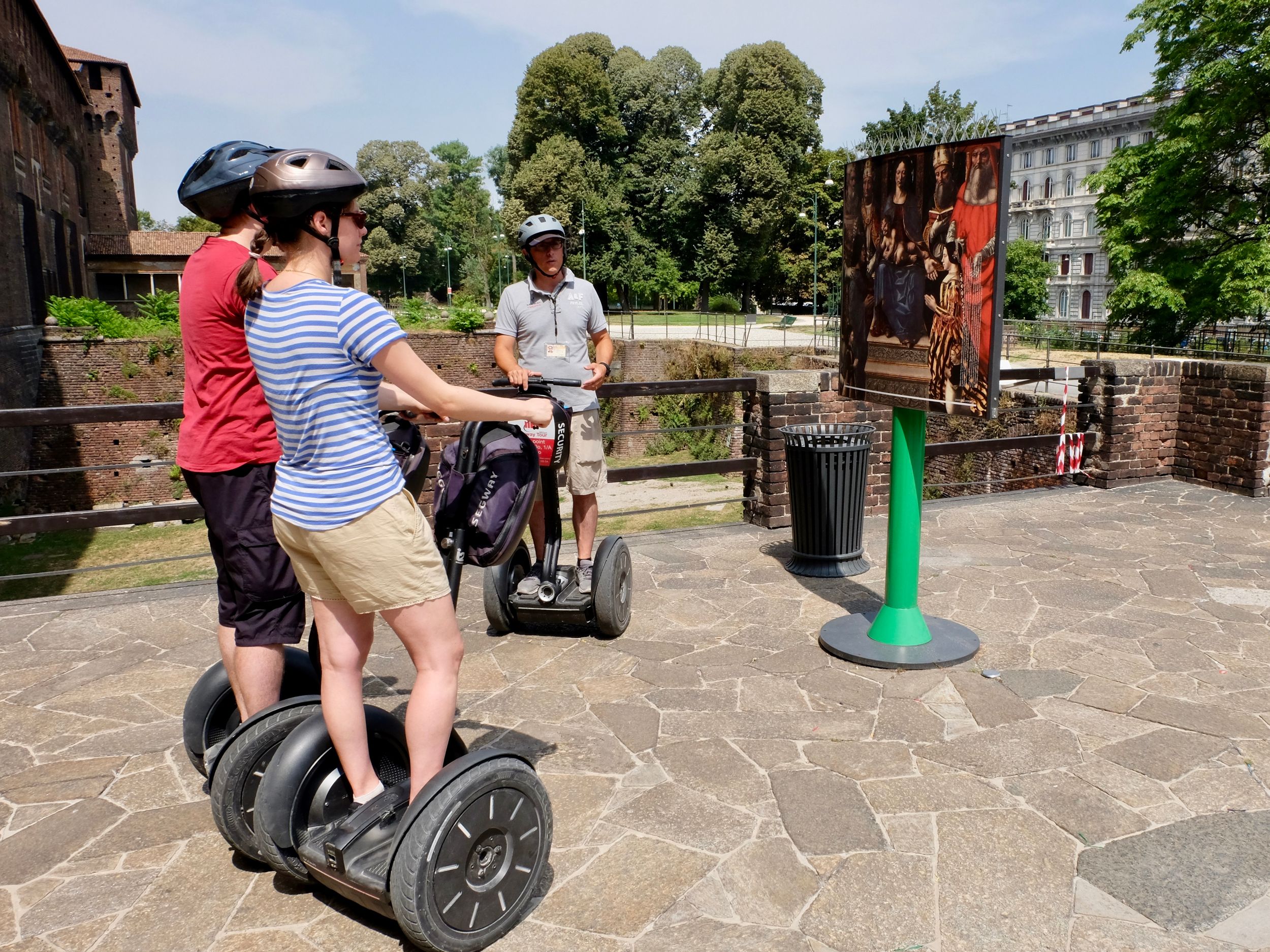 Mailand: SEGWAY-Tour mit Live Tourist Guide 3 Stunden und eine Hälfte