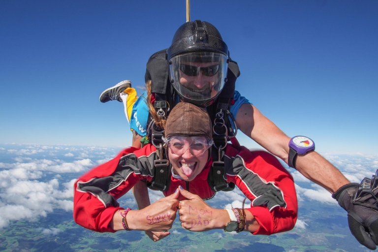 Bay of Islands: Tandem Skydive ExperienceTandemowy skoczek spadochronowy o długości 9000 stóp