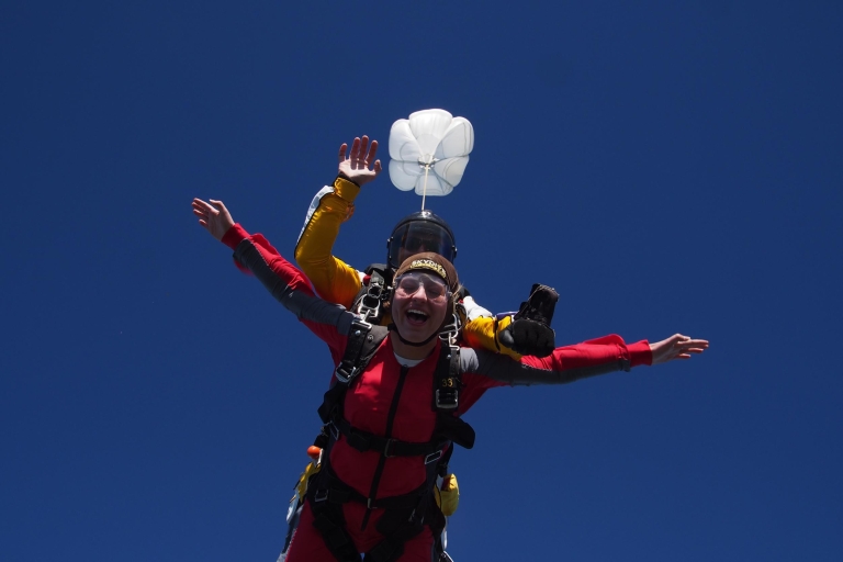 Baie des îles: expérience de parachutisme en tandemSaut en parachute en tandem de 12 000 pieds