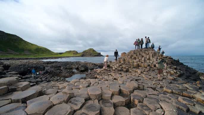 from dublin giants causeway and belfast tour in spanish