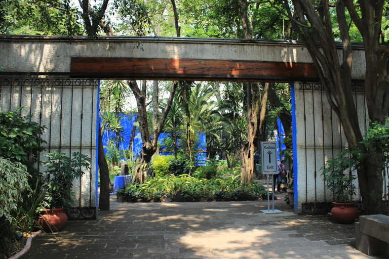 Mexico : visite privative de Xochimilco, Coyoacán et Frida KahloVisite privative avec entrée à la Casa Azul de Frida Kahlo