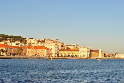 Lissabon: Romantische private Bootstour auf dem Tajo