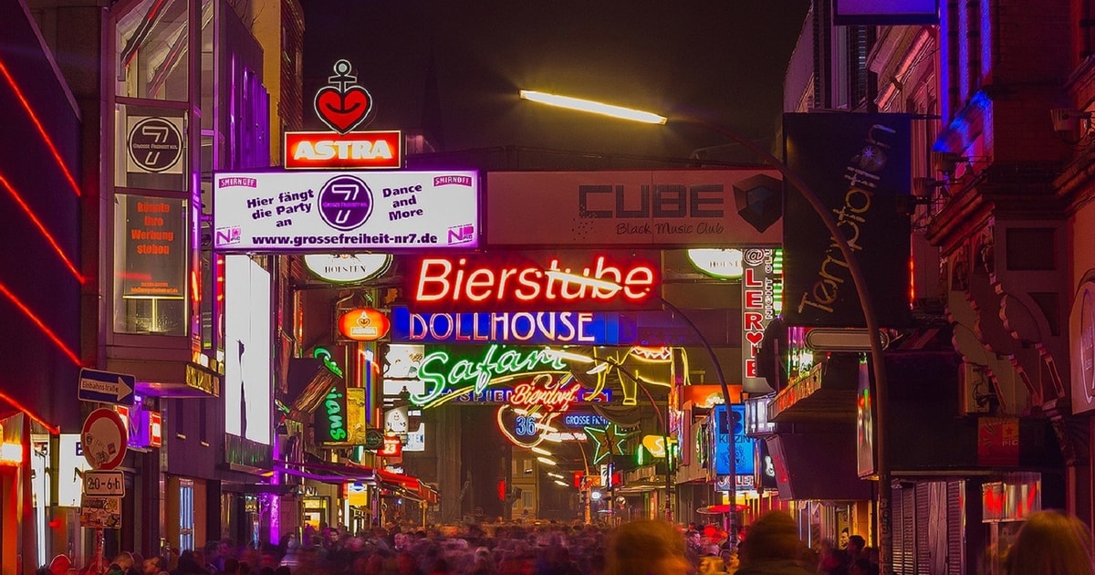 Reeperbahn Tour: seks, grzech, imprezy i przestępczość | GetYourGuide