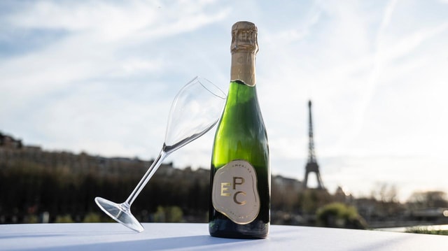 Paris : Scenic Cruise on the Seine River with Champagne
