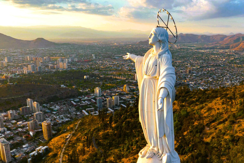 Santiago: tour privato della città e degustazione di vini a Viña Santa Rita