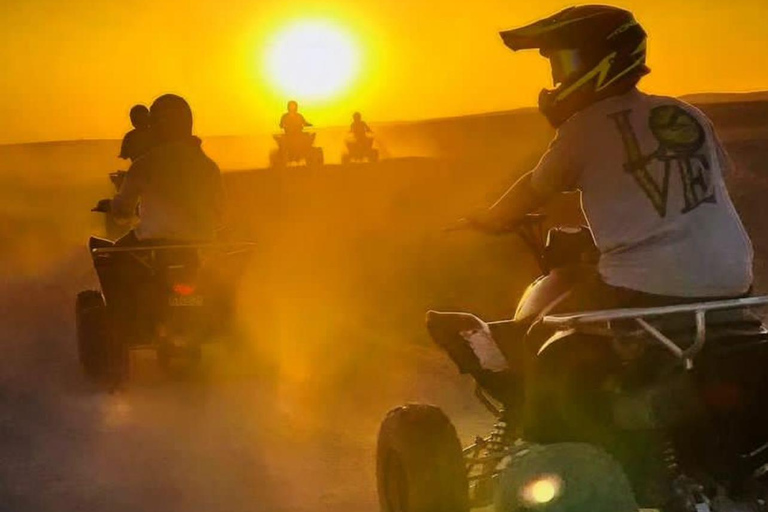 Marrakech: Excursión por el desierto de Agafay con quad, paseo en camello y cena