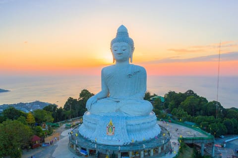 Phuket: Tuk-Tuk Tour with Big Buddha 3 Bays and Windmill