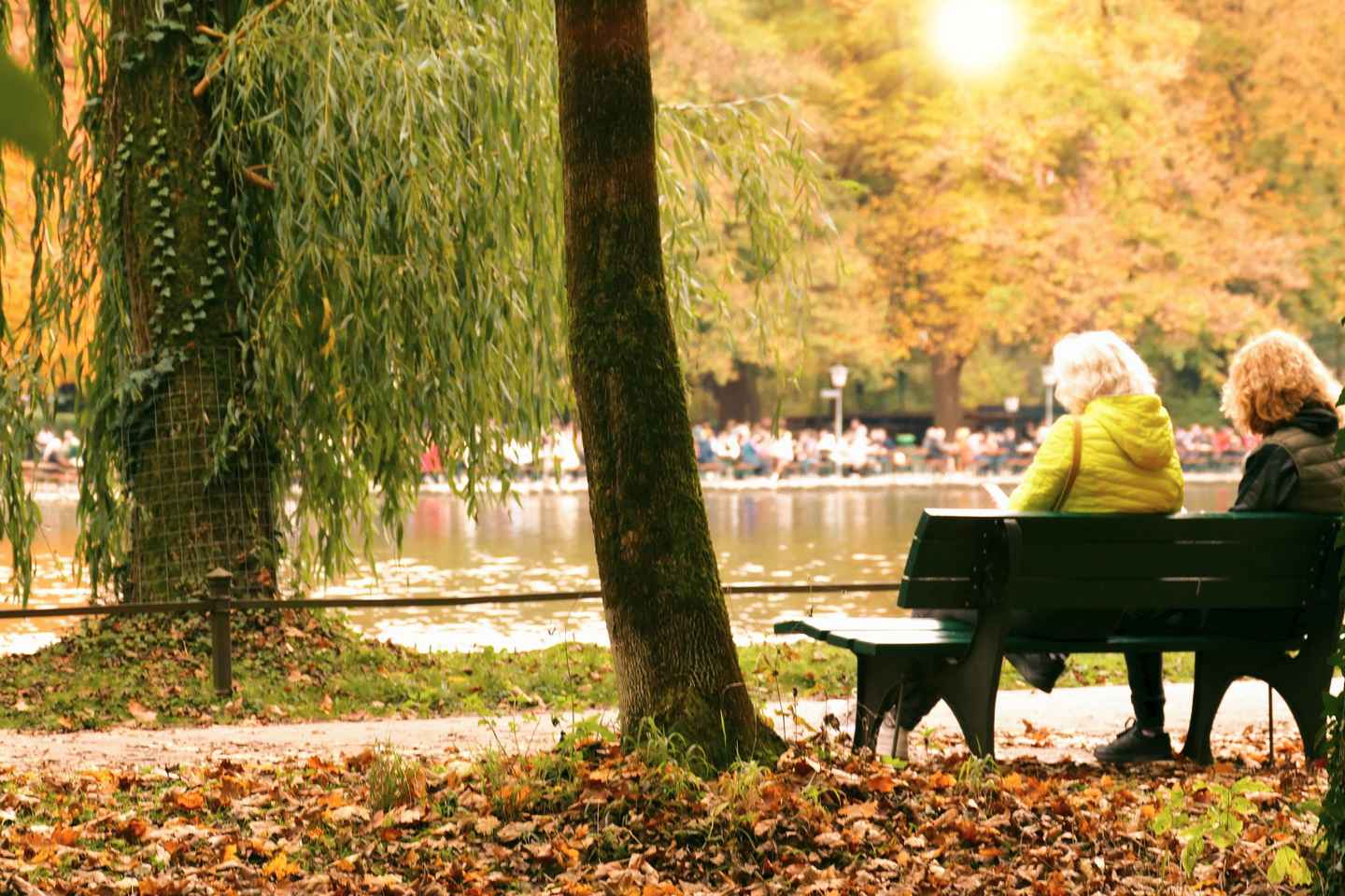 Schwabing: Insider Tour! Neighborhood, Revolt, Secrets in Munich's Iconic District