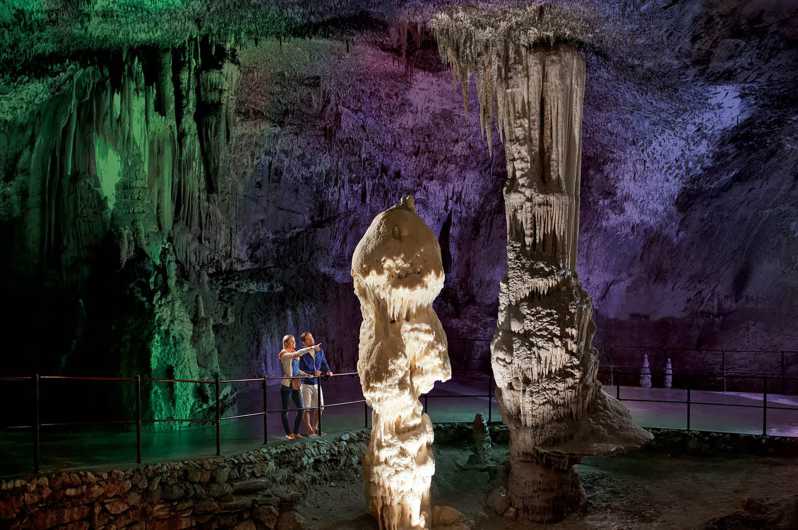 Grotte di Postumia e Castello di Predjama: tour da Trieste