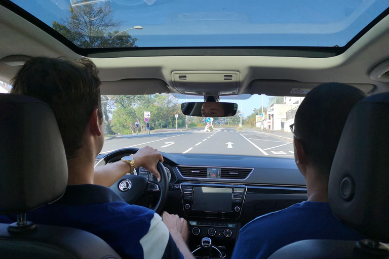 Tour guidato privato di mezza giornata di Praga in auto o a piediTour a piedi - 4 ore