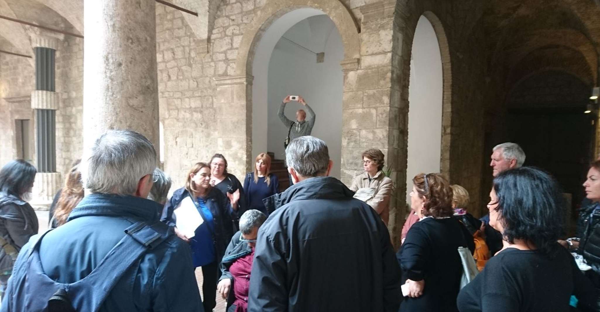 Ascoli Piceno, mittelalterliches Viertel Wanderung - Hizvo