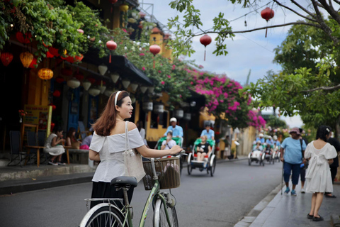 Tour privato della città di Hoi An con una guida affascinanteTour a piedi