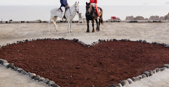 Santorini: Exclusive Private Horse Riding with picnic