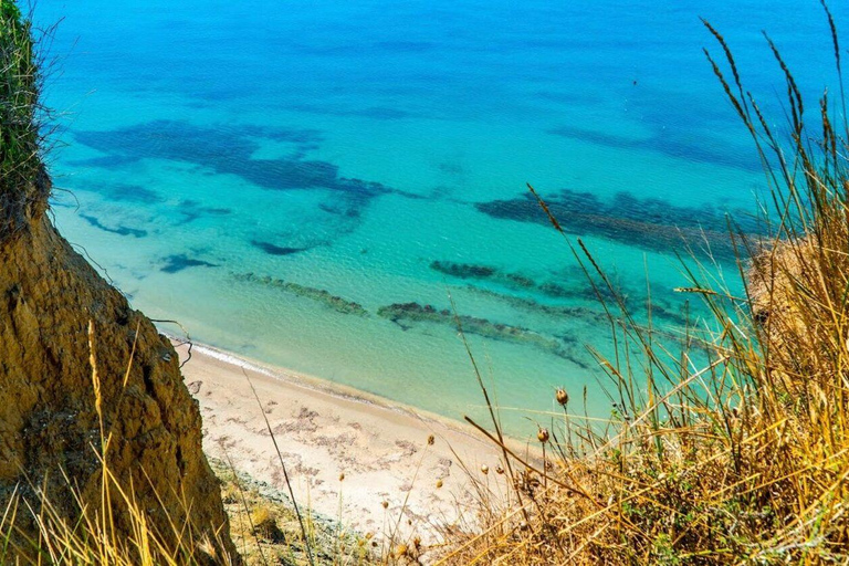 Da Tirana/Durres/Golem: Tour del Capo di Rodon e degustazione di vini.Da Tirana: Capo di Rodon e degustazione di vini.