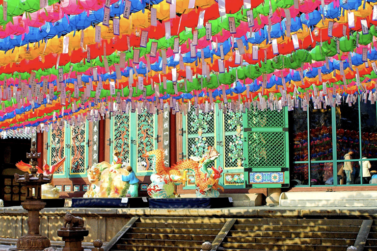 Seúl: tour a pie guiado por Insa-dong y el templo JogyesaSeúl: tour a pie guiado por Insadong y el templo Jogye