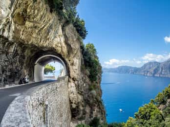 Ab Neapel: Tagestour durch Sorrent, Positano und Amalfi Ab Neapel: Tagestour durch Sorrent, Positano und Amalfi