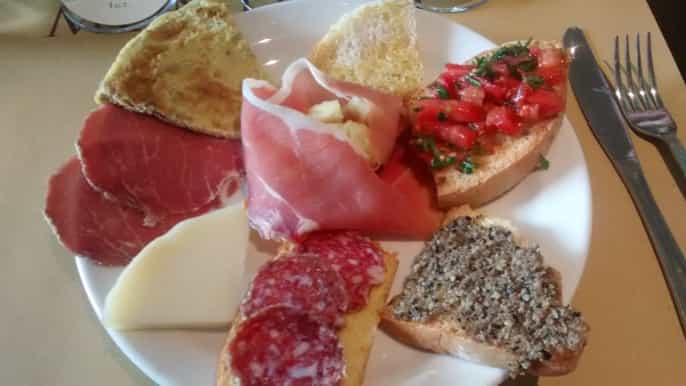 tour e degustazioni di vino e oliveto montefalco
