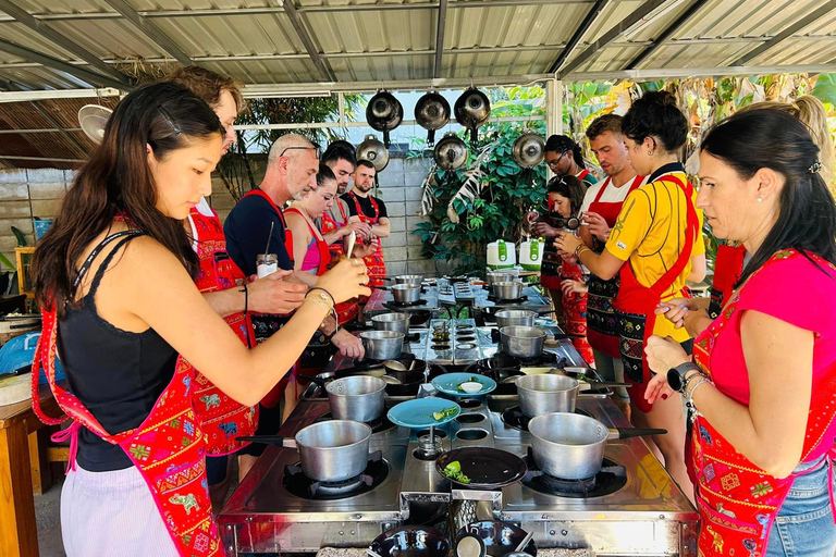 Chiang Mai : Cours de cuisine, visite du marché et du jardin d'herbes thaïlandaises