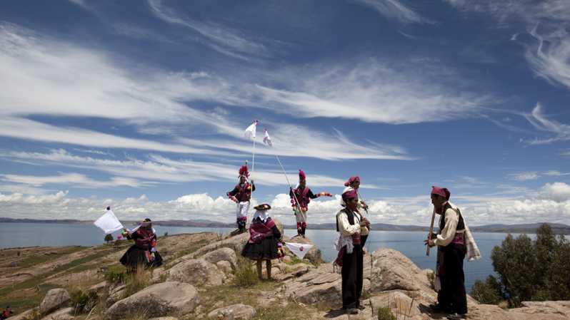 Lago Titicaca: tour de 2 días de uros, Amantaní y Taquile